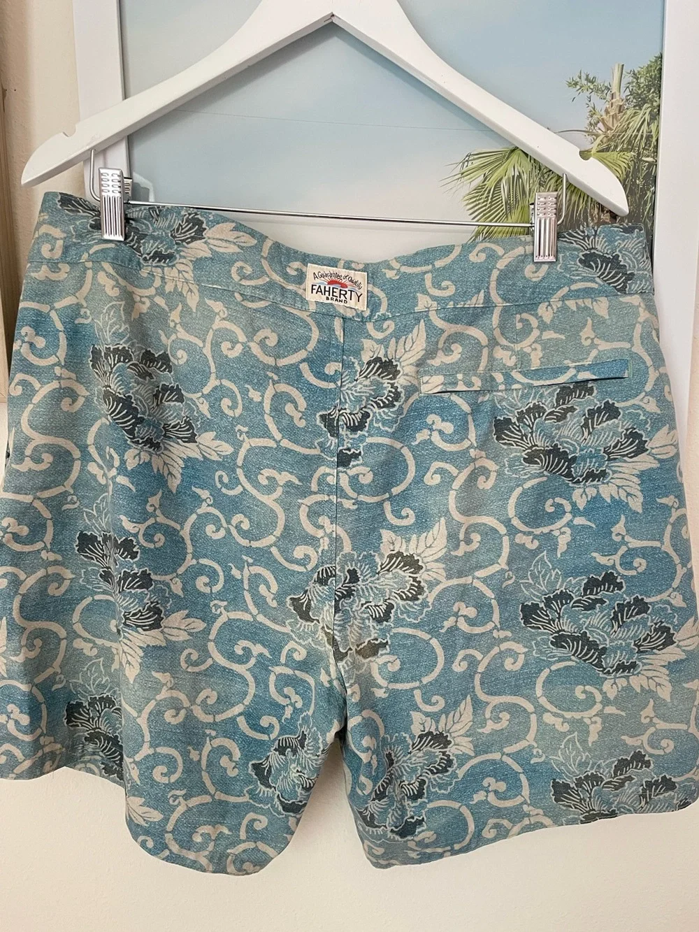 Faherty Board Shorts Swim Trunks Men's Size 36 Indigo Blossom Batik Print